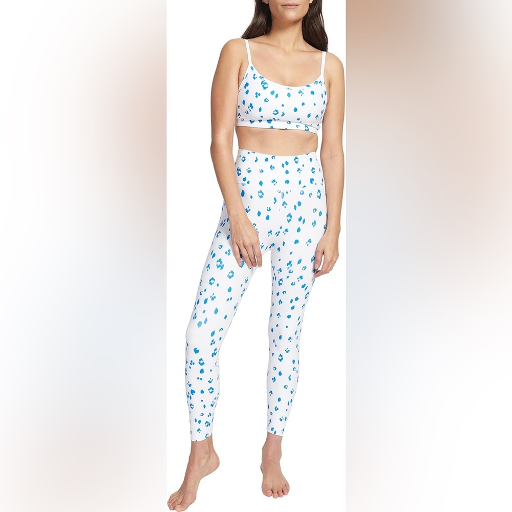 NWOT Sage Collective White & Blue Animal Printed Legging
